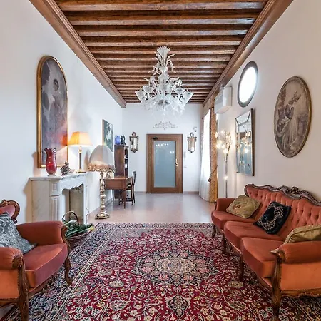 Palazzo Della Torre * Venedig