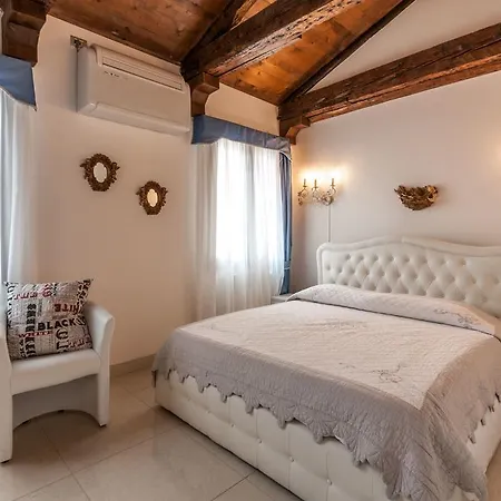 Palazzo Della Torre *