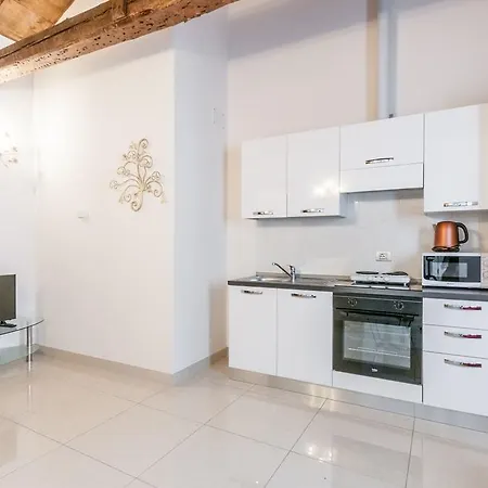 Palazzo Della Torre Apartment