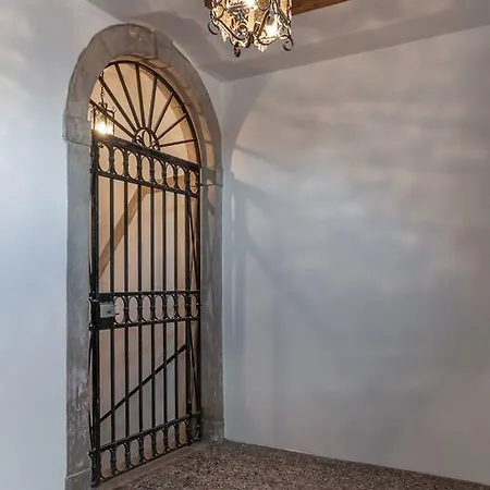 Palazzo Della Torre *