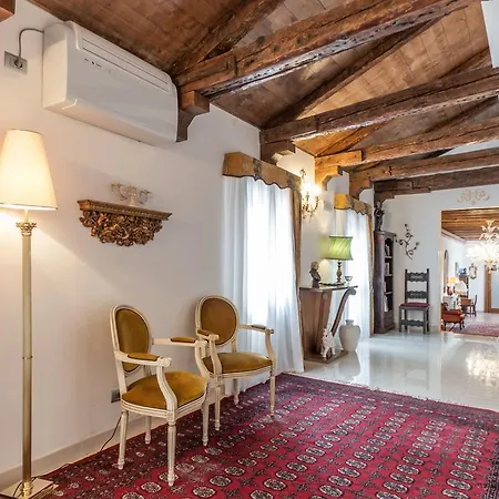 Palazzo Della Torre *