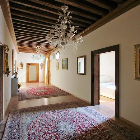 Palazzo Della Torre Апартаменты Венеция